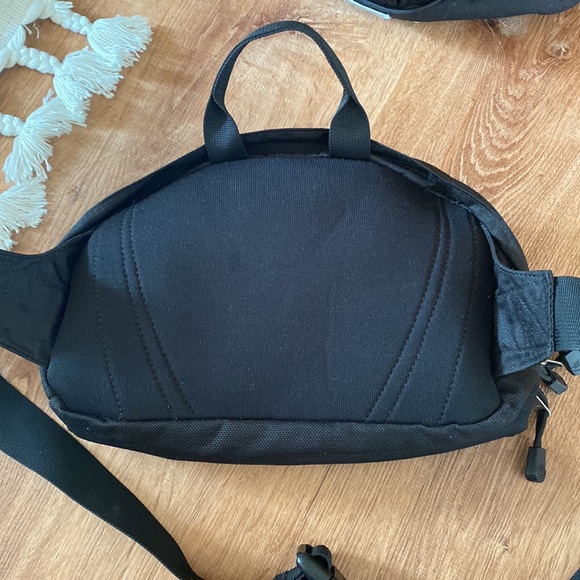 SOLD *** Vintage Fanny Pack - Picture 4 of 9